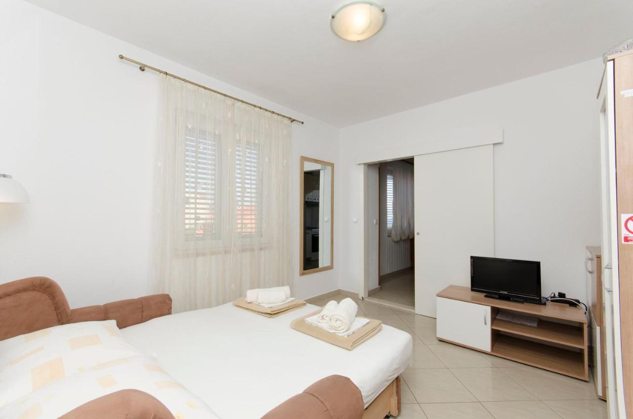 Apartments Banic Postira Esterno foto